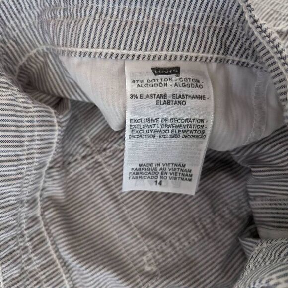 Levi's Belted Striped Shorts - Picture 8 of 10